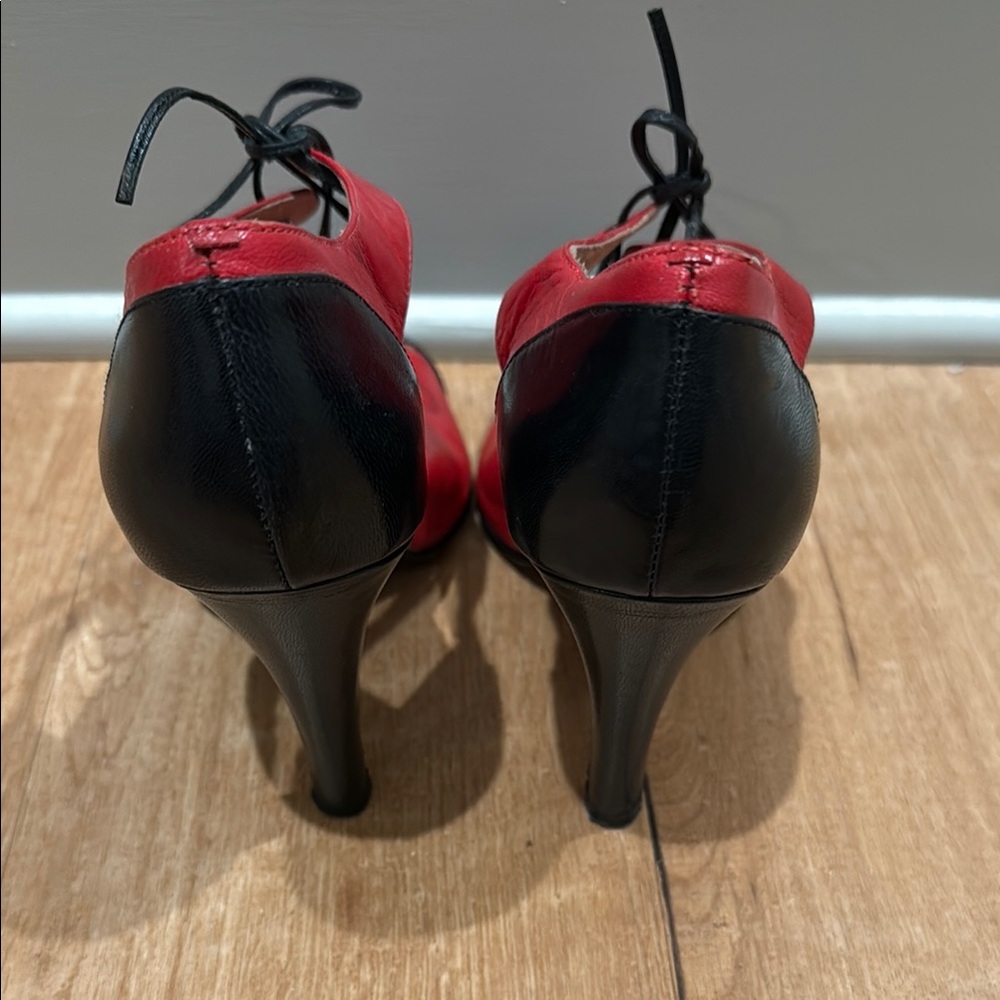 Elegant Red and Black Women's Heels - Picture 4 of 7